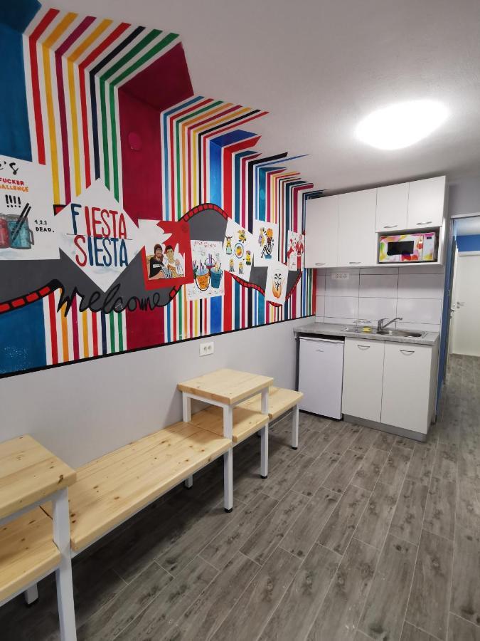 Fiesta Siesta Social Hostel Сплит Экстерьер фото